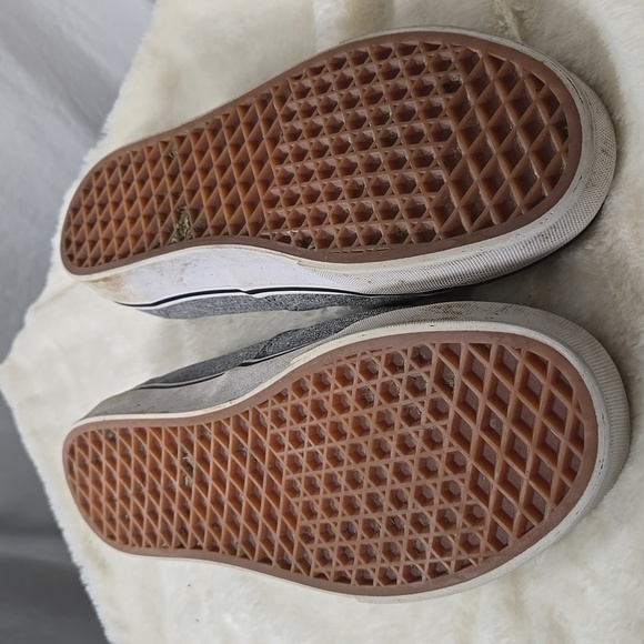 Vans Gray Low Tops Size 9.5 - Picture 3 of 5